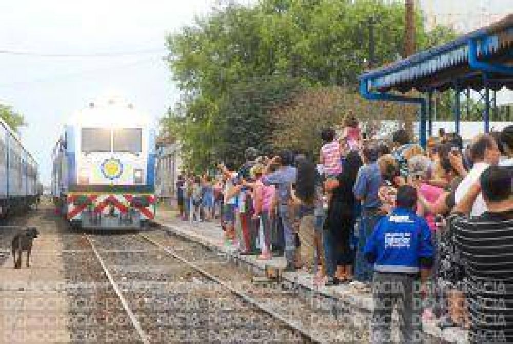 Sali� lleno el nuevo tren Jun�n-Retiro: analizan sumar un vag�n y m�s viajes