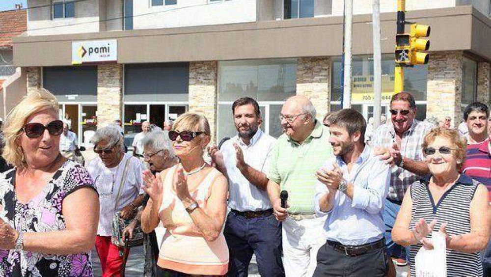Pusieron en funcionamiento un nuevo sem�foro en Daireaux y Constituci�n