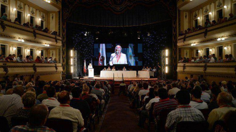 El mundo pol�tico estuvo pendiente de la convenci�n radical