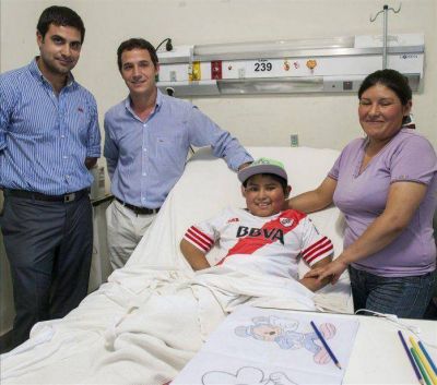 In�dita operaci�n de tumor a un ni�o en el Materno