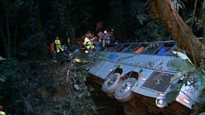Un autob�s cay� por un barranco en Brasil: al menos 49 muertos