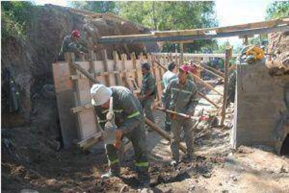 En un mes se terminar�a la obra de alcantarillado en Villa Eumelia