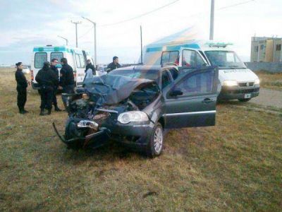 Siete heridos en violento accidente frente al barrio Policial