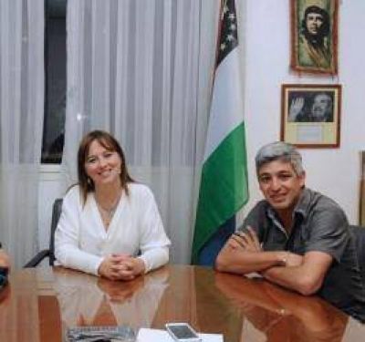 Alvarenga dice que Odarda est� por arriba de Weretilneck, mano a mano con Pichetto, y hay que discutir sumar al PRO
