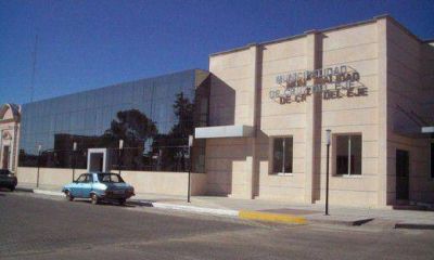 Polic�a allan� la intendencia y el Tribunal de Cuentas de Cruz del Eje