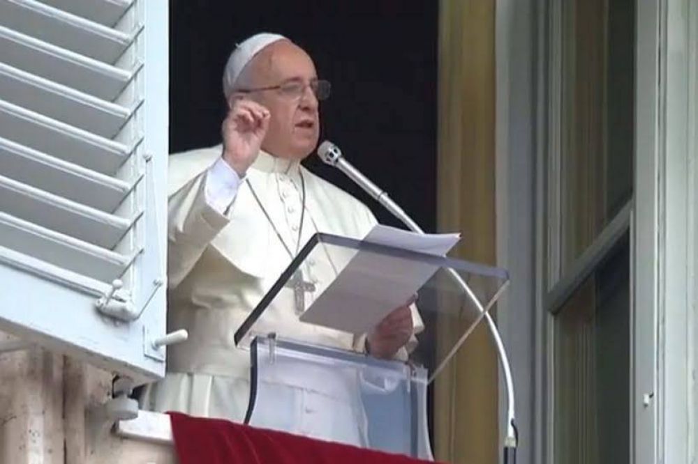 Papa Francisco: Que la persecución contra los cristianos que el mundo trata de esconder, termine y que haya paz