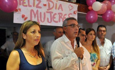 Emotivo reconocimiento a mujeres destacadas de Rinc�n de Milberg