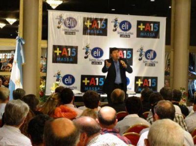 Daniel Arroyo vuelve a Corrientes para hablar de falta de viviendas dignas y drogadicci�n