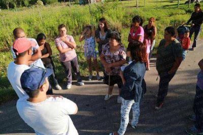 Vecinos de un precario barrio se movilizaron para impedir desalojo