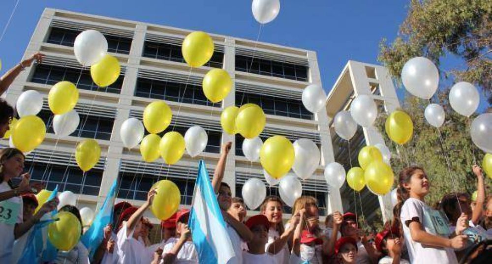 La esperanza de vida, en 150 globos al cielo