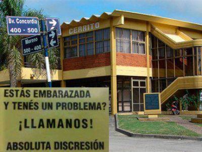 Hallaron en un edificio p�blico avisos que promocionaban abortos clandestinos