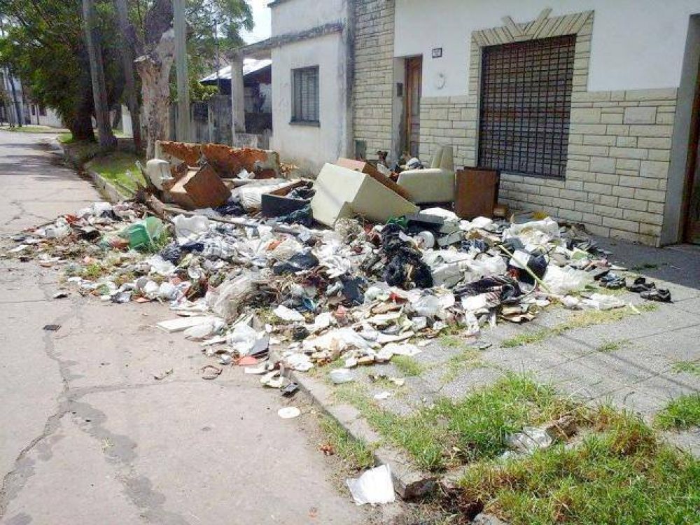 Quejas por un basural