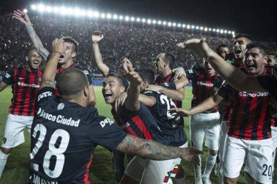 Boedo est� de fiesta: San Lorenzo se qued� con el cl�sico ante Hurac�n