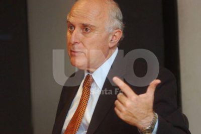Lifschitz presenta sus equipos, en una reuni�n con mil especialistas trabajando en la pr�xima gesti�n