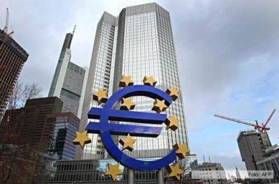 La ca�da del euro divide a los pa�ses que integran la Uni�n Europea
