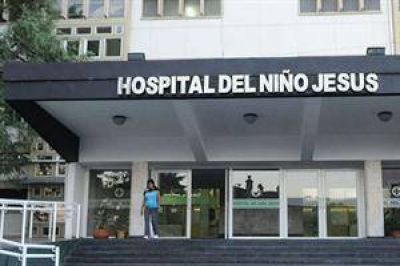 Otro nene est� grave por aspirar purpurina