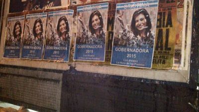 Aparecen afiches de �Cristina Gobernadora�
