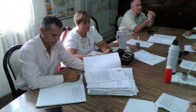 No se ponen de acuerdo en cambiar el horario de las sesiones
