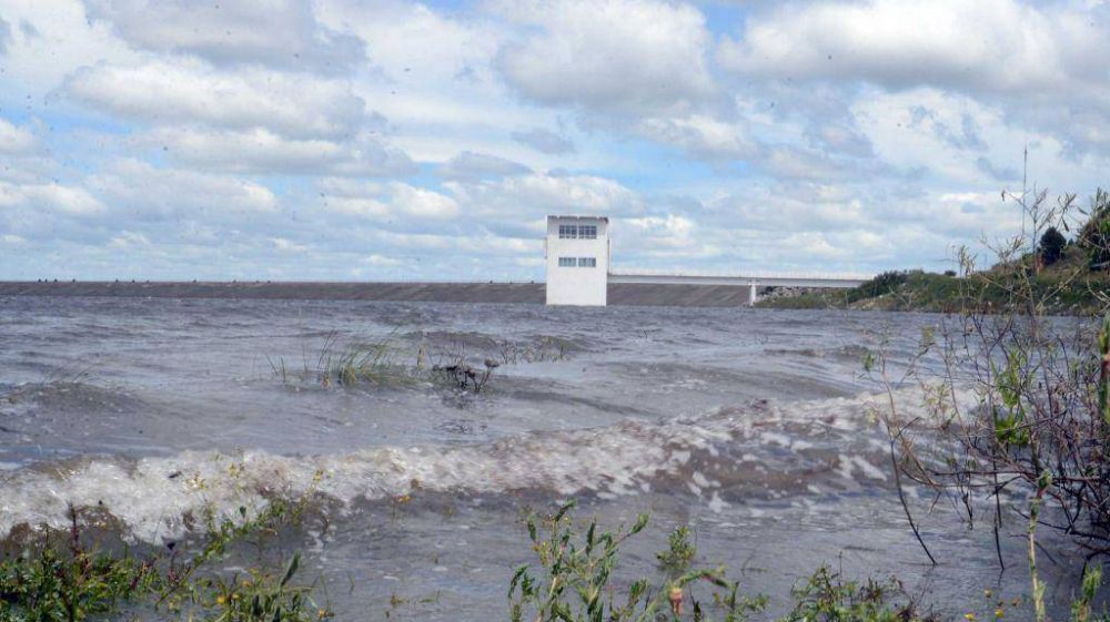 La cota del dique Paso de las Piedras est� al m�ximo y corre riesgo de que desborde