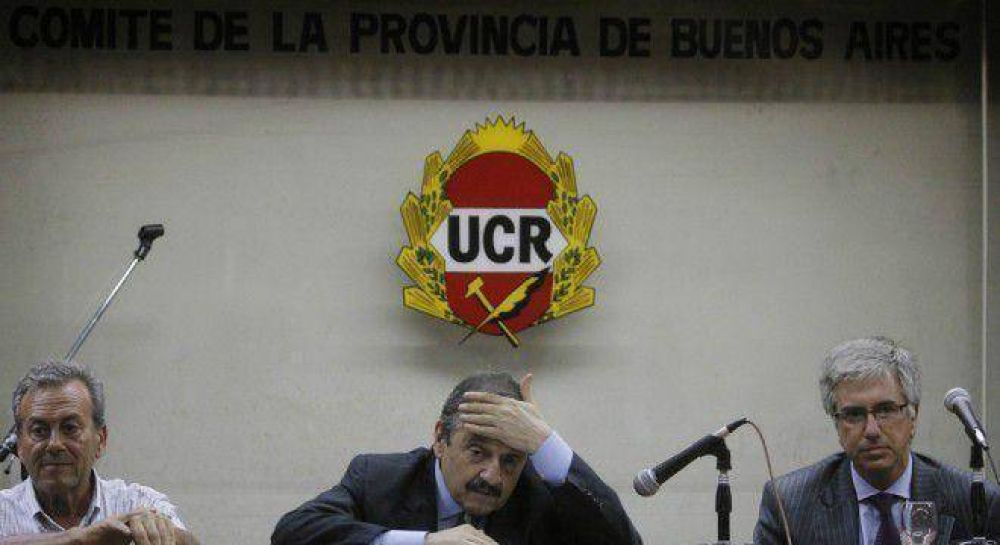 La estrategia de la UCR y el PRO para licuar la oposicin de Alfonsn