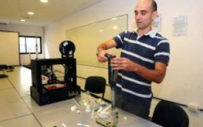 La Plata: Dise�an innovadora pr�tesis de rodilla y pie
