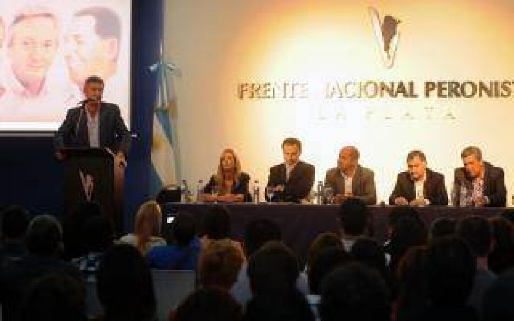 Sin Randazzo ni Scioli, dirigentes peronistas participan de Foro poltico