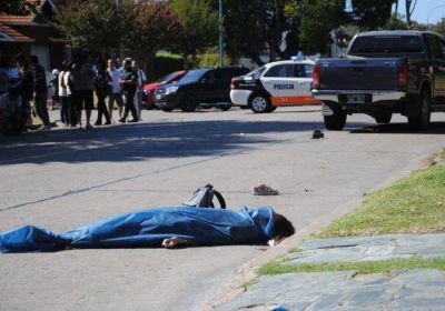 Una mujer de 39 a�os muri� atropellada por una camioneta en Paso entre Mitre e Yrigoyen