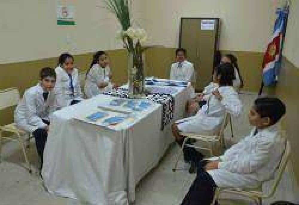 Convocan a participar en el premio �Escuelas Solidarias 2015