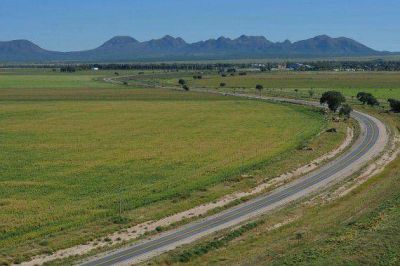 Dos mujeres heridas tras un vuelco en la Ruta Provincial 20