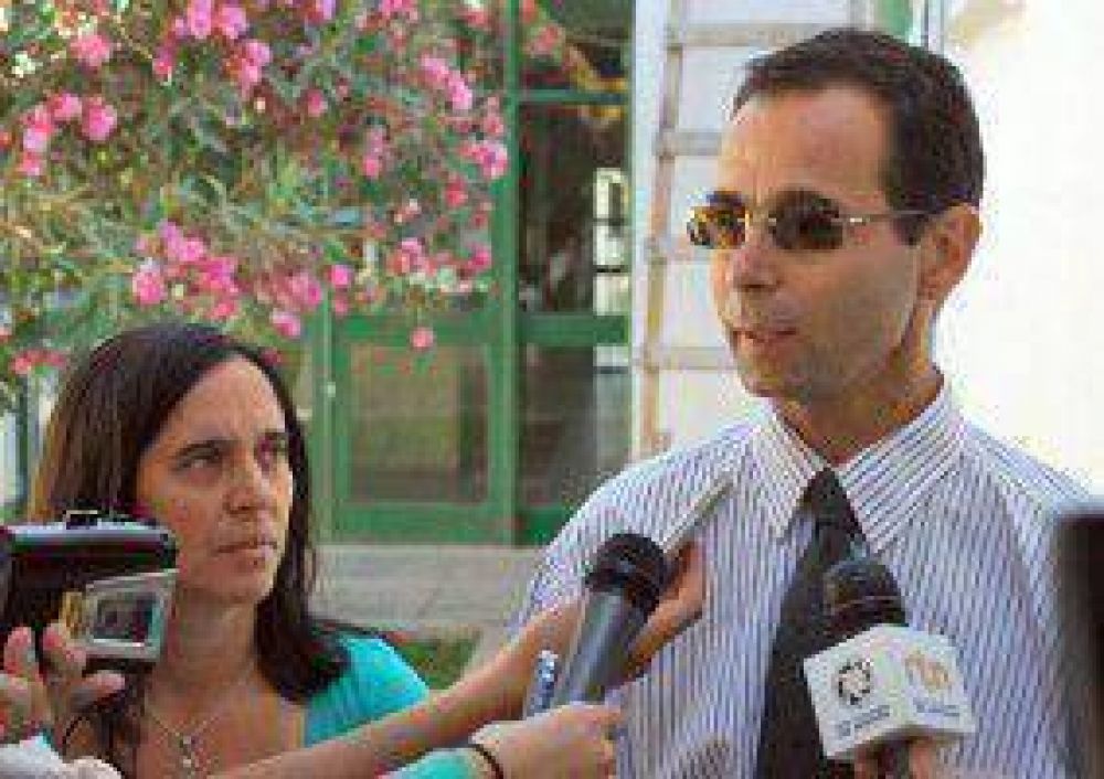 La campa�a meti� la cola y el gobierno se enoj�