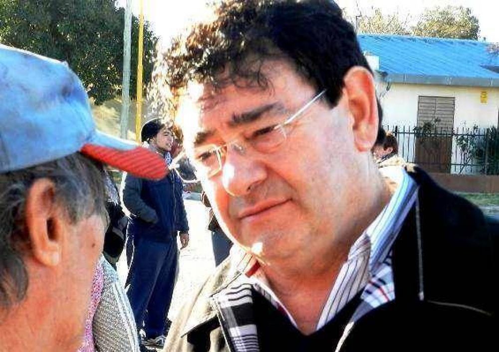 Robledo anunci� su respaldo a Verna