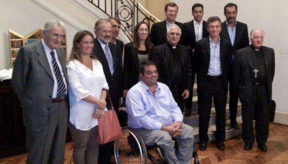 Macri y Vidal se reunieron con la Comisi�n Espiscopal