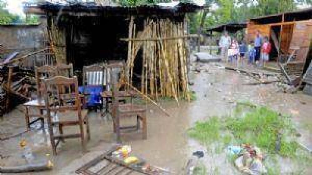 Inundaciones: Reubicarn a familias que perdieron sus viviendas