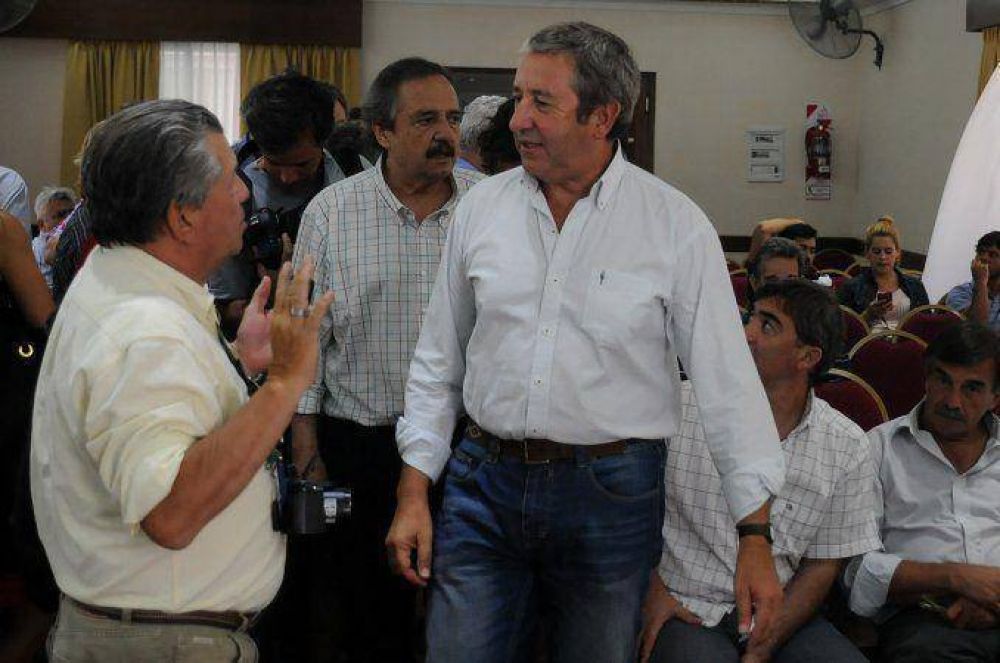 La UCR en llamas: Cobos aclara que 