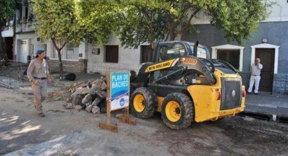 Intensifican las obras de reposici�n de pavimento