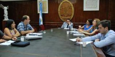 La UNT y Adiunt buscan destrabar el conflicto sindical