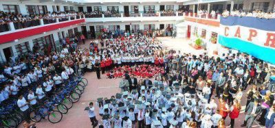 Poggi en escuelas de la ciudad de San Luis y La Calera