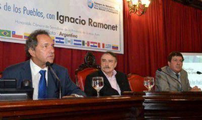 Cada vez m�s unidos, Mariotto y Scioli presentaron la Conferencia de Ignacio Ramonet