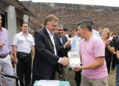 Amaya conden� la persecuci�n policial a su candidato en Taf� Viejo