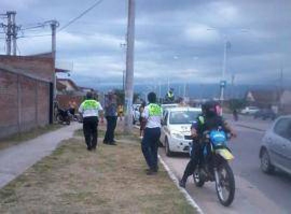 La polic�a de Alperovich persigui� a un sacerdote que es candidato de Amaya