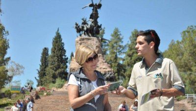 Mendoza espera 25 mil turistas para el finde largo