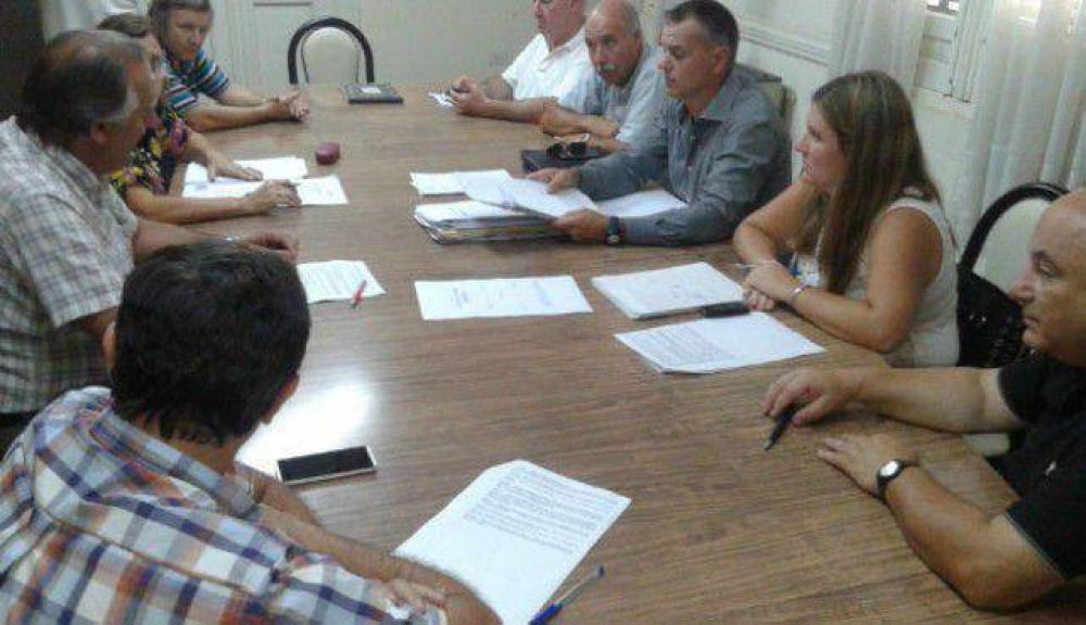 Llamativamente, analizan el funcionamiento de piletas a fin de temporada