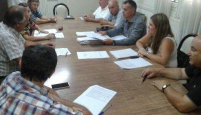 Llamativamente, analizan el funcionamiento de piletas a fin de temporada