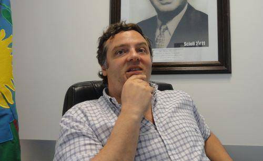 Cosentino: �Randazzo habla mal de Daniel Scioli pero nunca de Massa o de Macri�