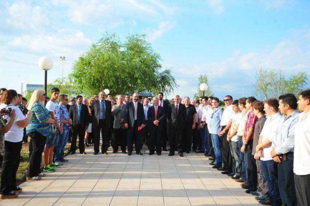 Poggi inaugur� el ciclo lectivo y el Centro de Instrucci�n de Vuelo