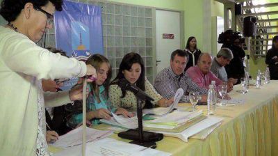 Tres empresas se presentaron a la licitaci�n de reductores y garitas