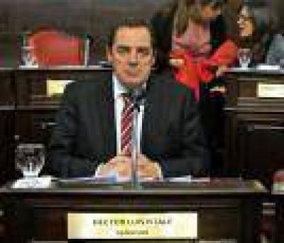 �El Estado debe proteger a las v�ctimas y no a los delincuentes�, pide senador Vitale (FR)