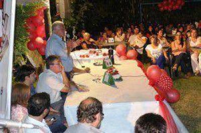 Radicales correntinos cierran filas detr�s de Ernesto Sanz