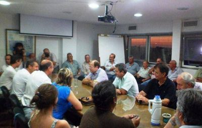 Bruna, con dirigentes de la cooperativa Corpico