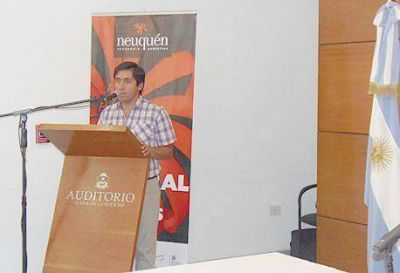 Cacault firm� el convenio para contratar personal de Informes 